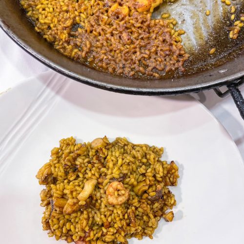 ¿Arroz de pescado o arroz marinero¿Arroz a banda o “todo es lo mismo”Se parecen, sí.Pero no son